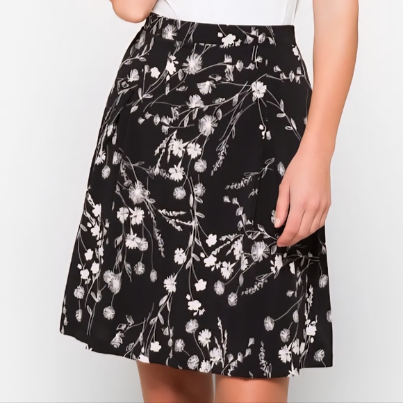 NWT Gilli Black and White Floral A-line Skirt - Picture 6 of 6